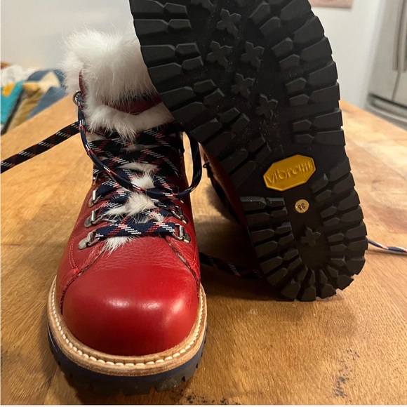 Overland Red Fur-Lined Women's Boots - Picture 3 of 5